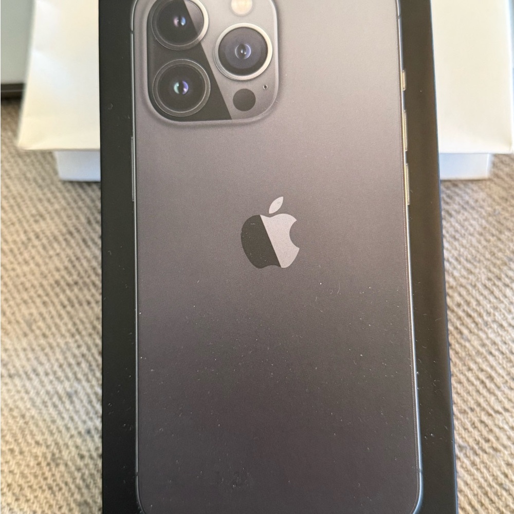 New Original BOX for Apple iPhone 13 PRO MAX Graphite 128GB + CHARGER + BAG